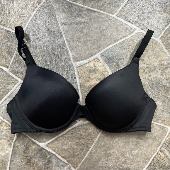 PINK Wear Everywhere Push-Up Bra - Picture 4 of 11